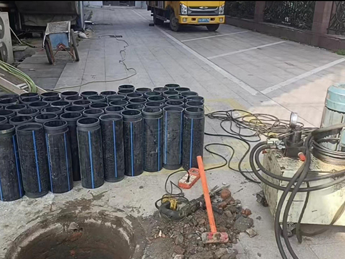 铁力PE置换管厂家 DN315置换管 非开挖管短管置换